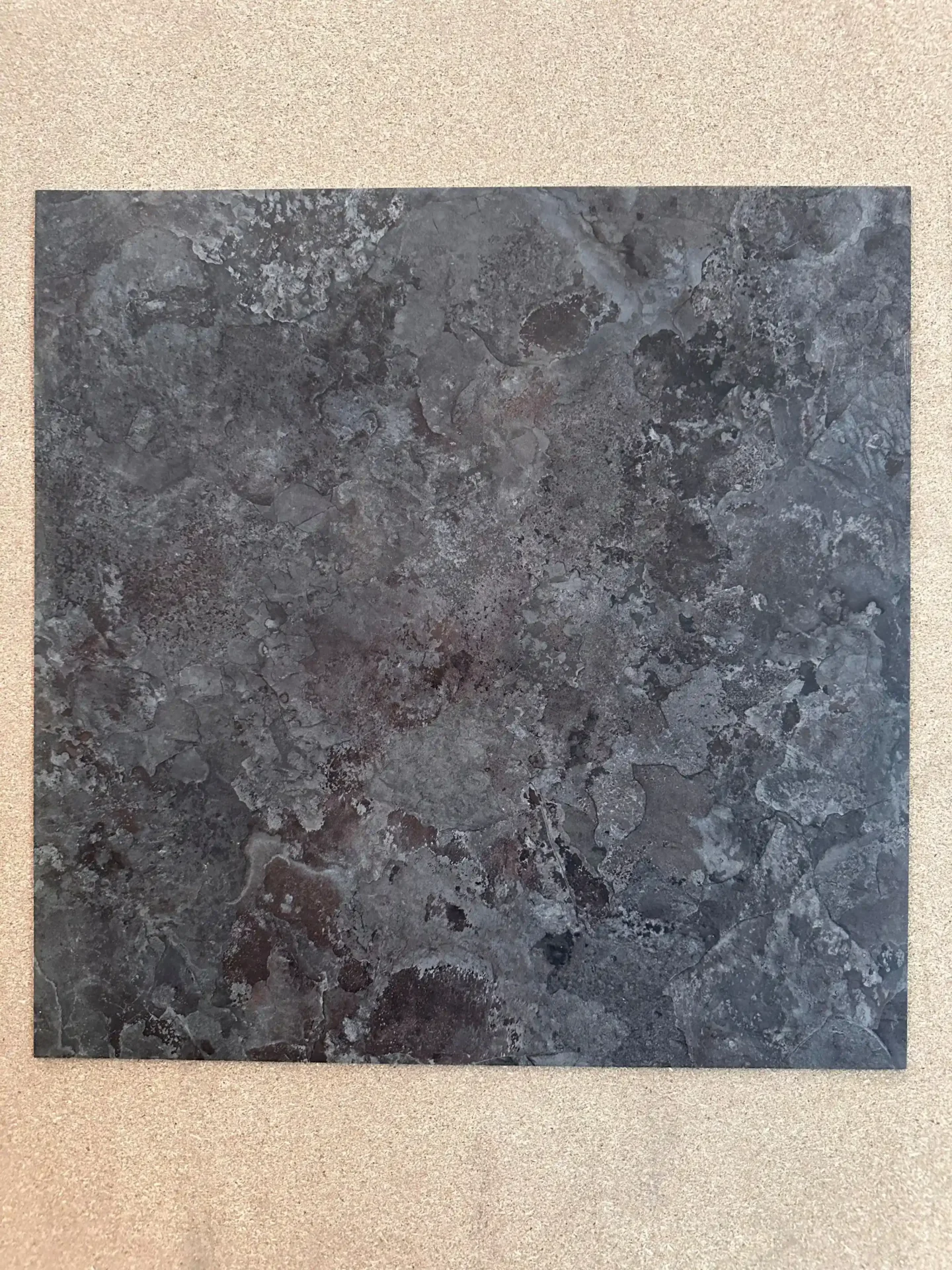 Revêtement sol vinyle 45×45 cm – ép. 2 mm – Image 2
