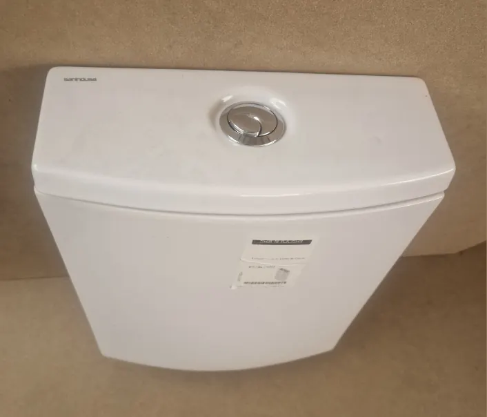 réservoir de chasse d'eau de WC