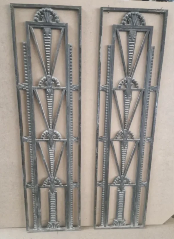 deux grilles décoratives anciennes de style Art Déco