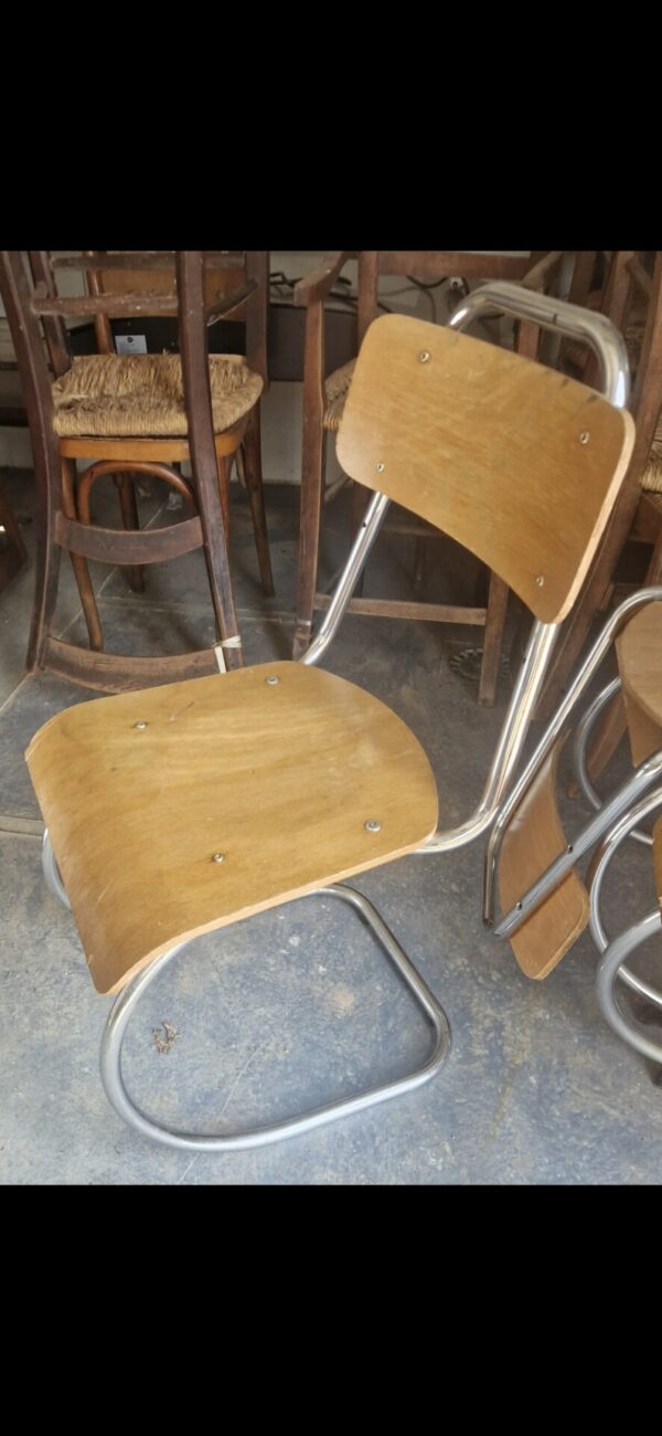 Lot de 4 chaises vintage cantilever