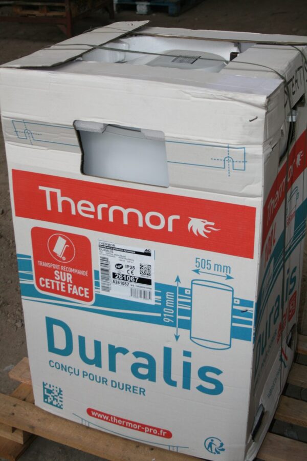 Chauffe-eau Thermor Duralis 100 L neuf dans son carton sur palette