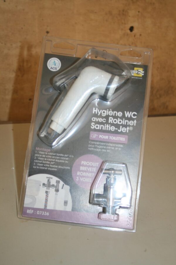 Kit douchette hygiène WC avec robinet 3 voies Sanitie-Jet sous blister