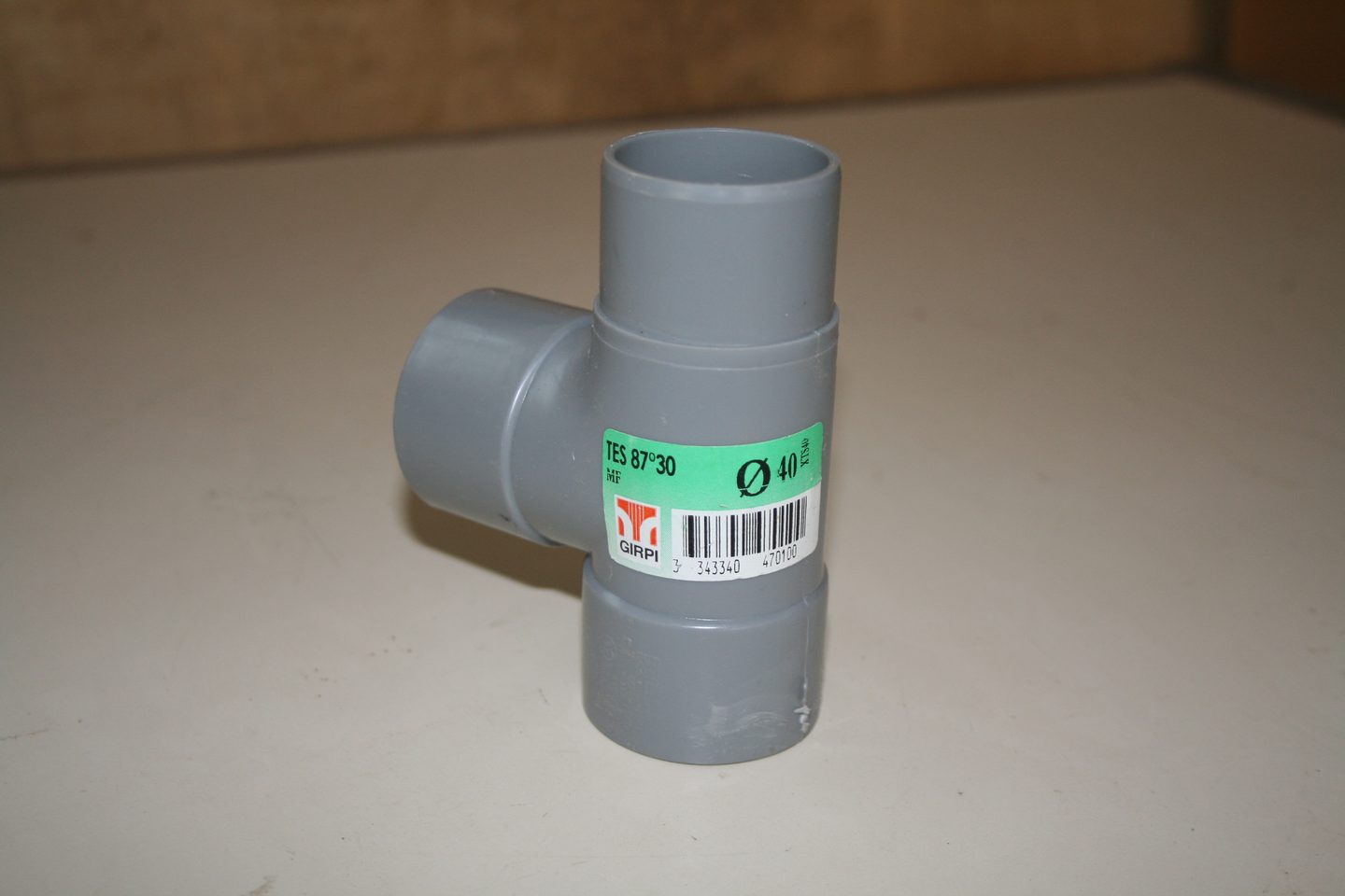 Té PVC 87°30 Ø40 mâle-femelle GIRPI avec étiquette